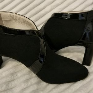 Life stride Suede Ankle boots